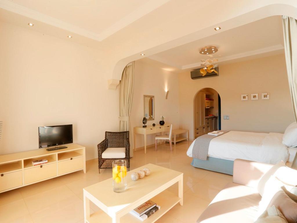 Pictures Suites Agios Stefanos Avliotes  Oda fotoğraf